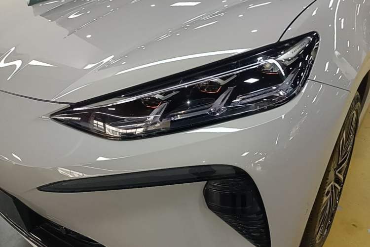 Used Denza N7 2024 630 All-Wheel Drive Intelligent Driving Max Edition Left Front Headlight