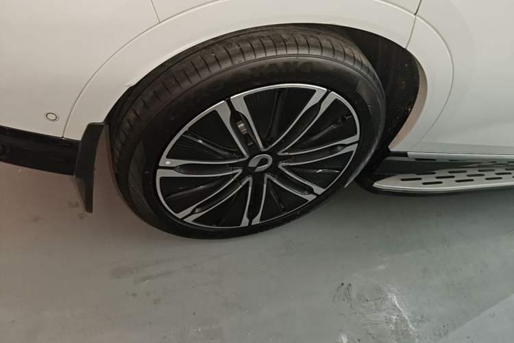 Used Denza N7 2024 630 All-Wheel Drive Intelligent Driving Max Edition Right Rear Wheel Hub