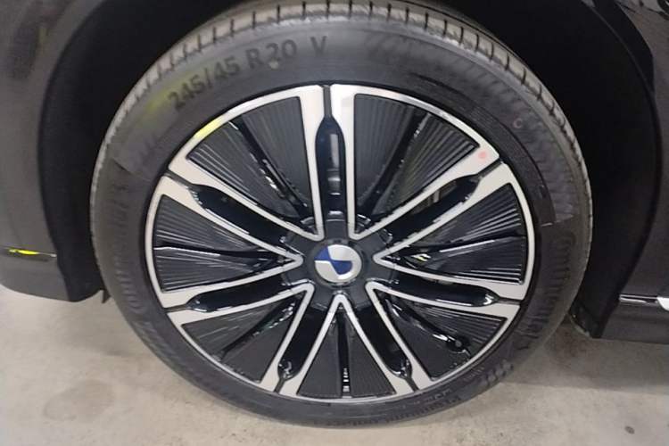 Used Denza N7 2025 630 All-Wheel Drive Intelligent Driving Dual-Laser Flagship Edition Exterior 1