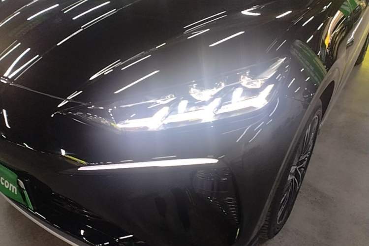 Used Denza N7 2025 630 All-Wheel Drive Intelligent Driving Dual-Laser Flagship Edition Left Front Headlight