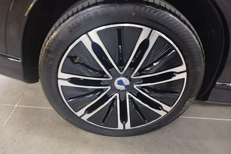Used Denza N7 2025 630 All-Wheel Drive Intelligent Driving Dual-Laser Flagship Edition Right Rear Wheel Hub