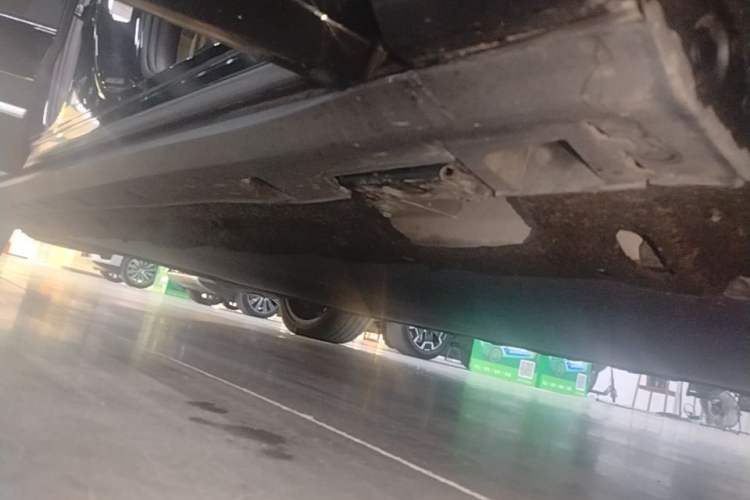 Used Denza N7 2025 630 All-Wheel Drive Intelligent Driving Dual-Laser Flagship Edition Right Side Sill