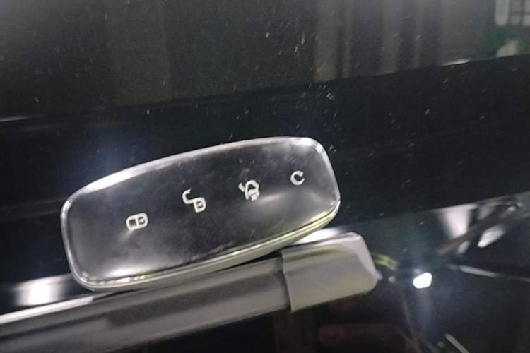 Used Denza N7 2025 630 All-Wheel Drive Intelligent Driving Dual-Laser Flagship Edition Vehicle Key