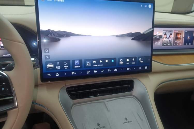 Used Denza N7 2025 630 All-Wheel Drive Intelligent Driving Dual-Laser Flagship Edition Audio And AC Panel