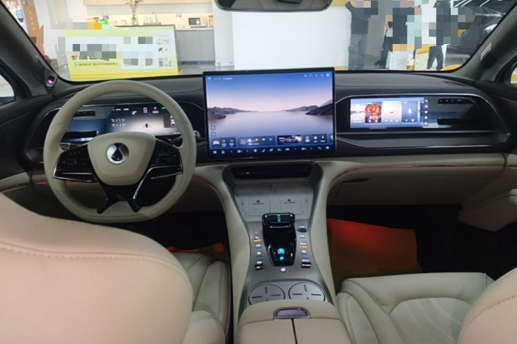 Used Denza N7 2025 702 Intelligent Driving Dual-Laser Luxury Edition Center Console