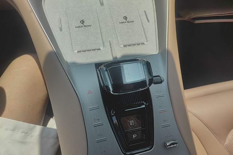 Used Denza N7 2025 630 All-Wheel Drive Intelligent Driving Dual-Laser Flagship Edition Gear Lever