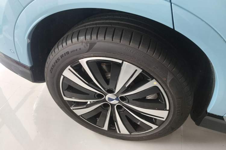 Used Denza N7 2025 702 Intelligent Driving Dual-Laser Luxury Edition Right Rear Wheel Hub