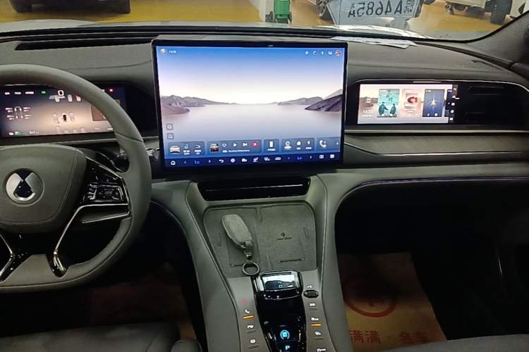 Used Denza N7 2025 630 All-Wheel Drive Intelligent Driving Dual-Laser Flagship Edition Audio And AC Panel