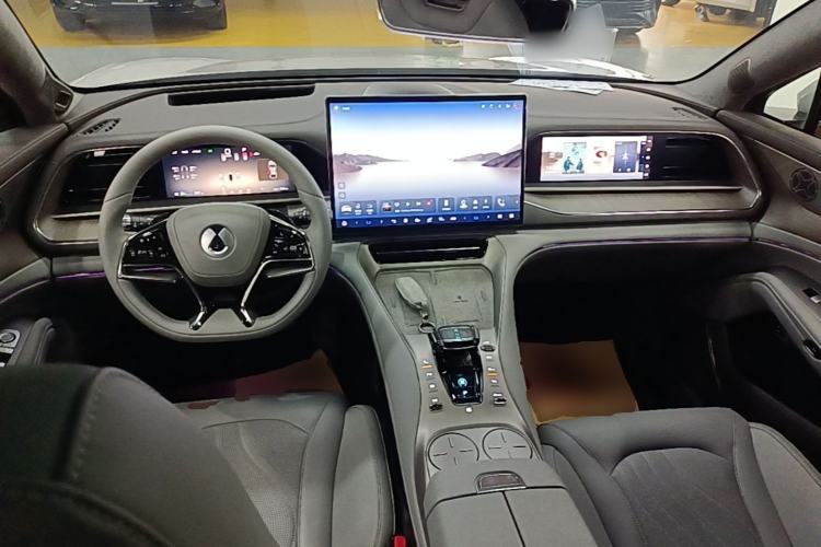 Used Denza N7 2025 630 All-Wheel Drive Intelligent Driving Dual-Laser Flagship Edition Center Console