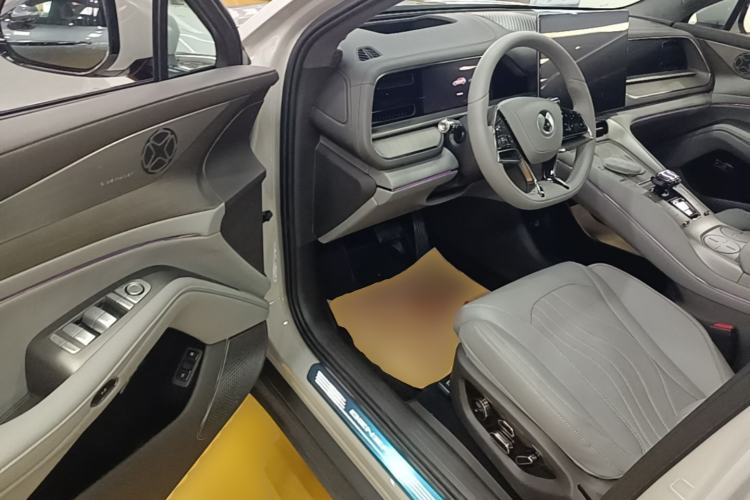 Used Denza N7 2025 630 All-Wheel Drive Intelligent Driving Dual-Laser Flagship Edition Driver Seat