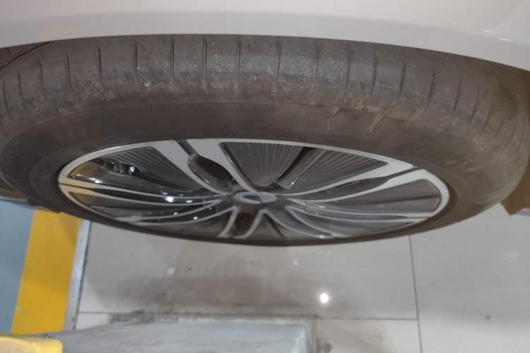 Used Denza N7 2025 630 All-Wheel Drive Intelligent Driving Dual-Laser Flagship Edition Left Front Wheel Hub