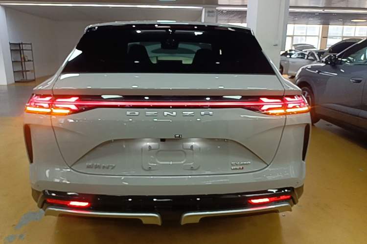 Used Denza N7 2025 630 All-Wheel Drive Intelligent Driving Dual-Laser Flagship Edition Rear