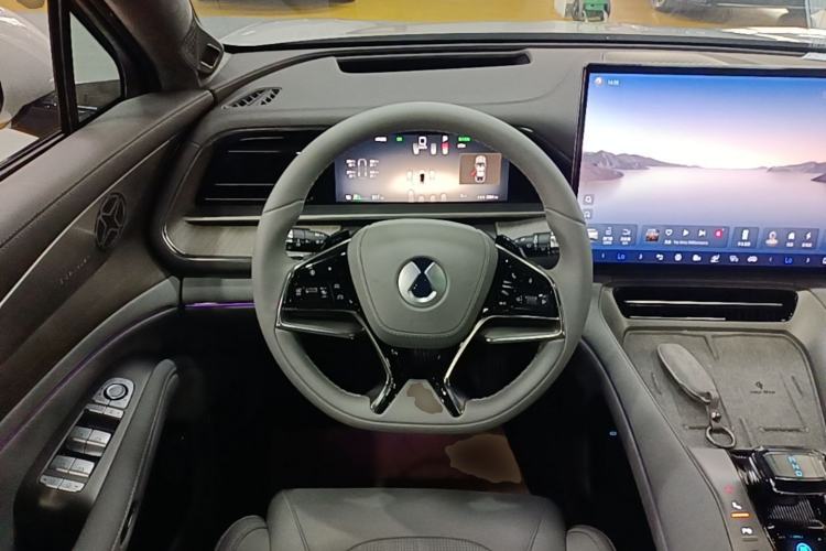Used Denza N7 2025 630 All-Wheel Drive Intelligent Driving Dual-Laser Flagship Edition Steering Wheel