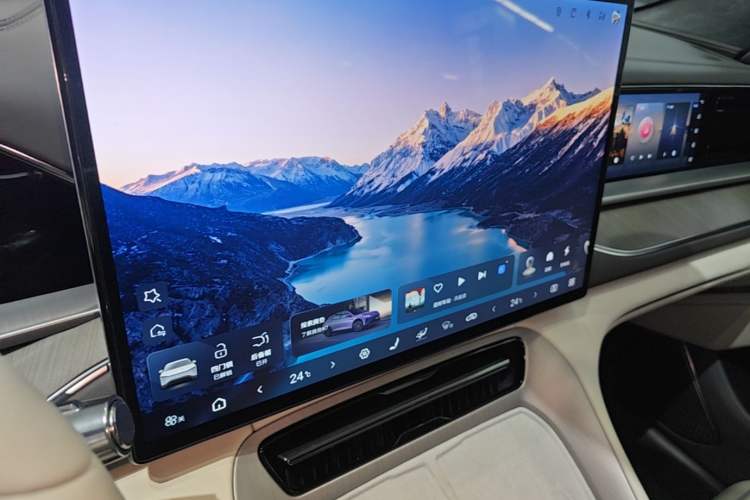 Used Denza N7 2025 630 All-Wheel Drive Intelligent Driving Dual-Laser Flagship Edition Audio And AC Panel