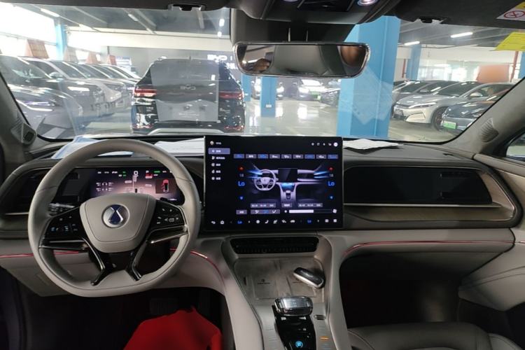 Used Denza N7 2025 630 All-Wheel Drive Intelligent Driving Dual-Laser Flagship Edition Center Console