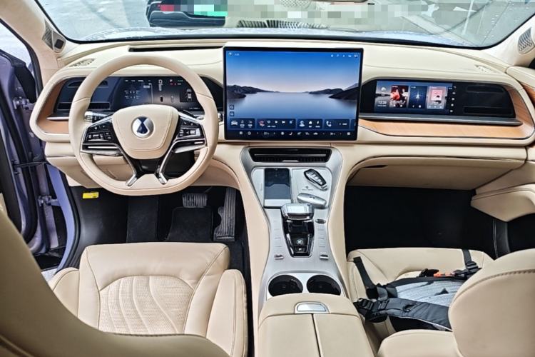 Used Denza N7 2025 630 All-Wheel Drive Intelligent Driving Dual-Laser Flagship Edition Center Console