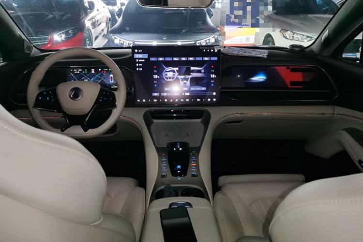 Used Denza N7 2025 702 Intelligent Driving Dual-Laser Luxury Edition Center Console