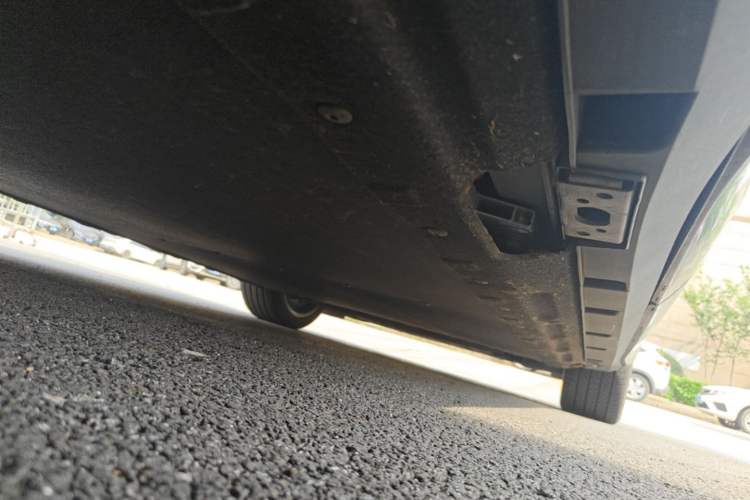Used Denza N7 2025 630 All-Wheel Drive Intelligent Driving Dual-Laser Flagship Edition Chassis Rear Right