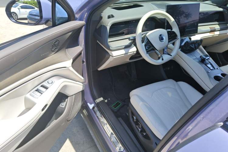 Used Denza N7 2025 630 All-Wheel Drive Intelligent Driving Dual-Laser Flagship Edition Driver Seat