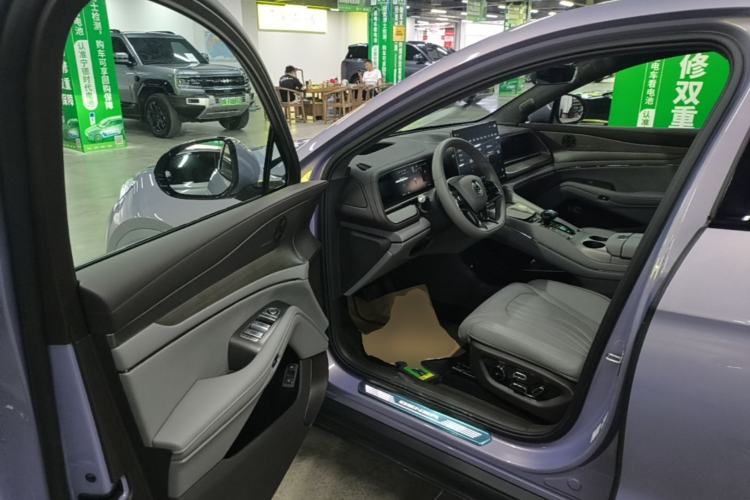 Used Denza N7 2025 630 All-Wheel Drive Intelligent Driving Dual-Laser Flagship Edition Driver Seat