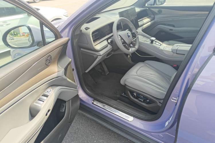 Used Denza N7 2025 630 All-Wheel Drive Intelligent Driving Dual-Laser Flagship Edition Driver Seat