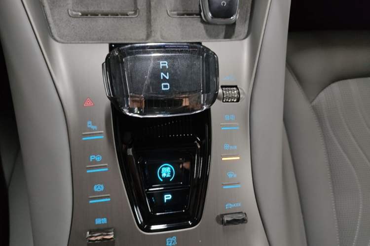Used Denza N7 2025 630 All-Wheel Drive Intelligent Driving Dual-Laser Flagship Edition Gear Lever