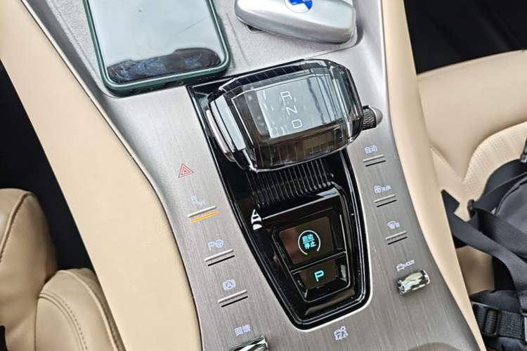 Used Denza N7 2025 630 All-Wheel Drive Intelligent Driving Dual-Laser Flagship Edition Gear Lever