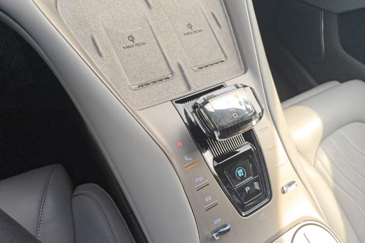 Used Denza N7 2025 630 All-Wheel Drive Intelligent Driving Dual-Laser Flagship Edition Gear Lever