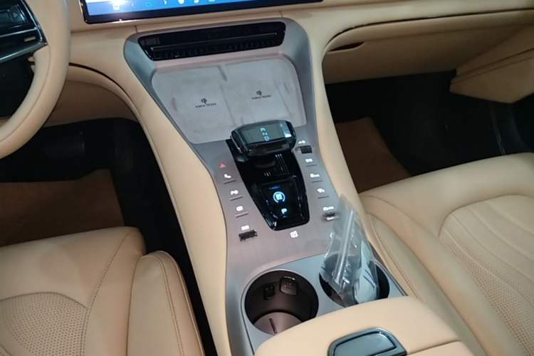 Used Denza N7 2025 630 All-Wheel Drive Intelligent Driving Dual-Laser Flagship Edition Gear Lever