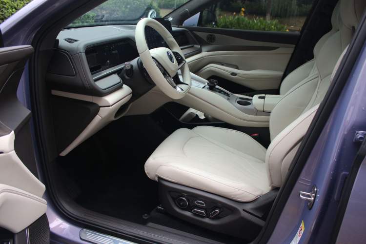 Used Denza N7 2025 702 Intelligent Driving Dual-Laser Luxury Edition Interior 1