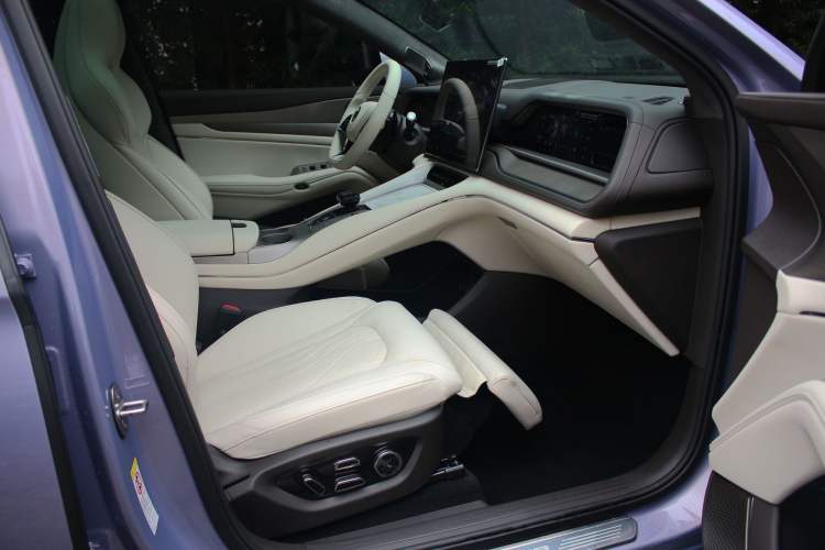 Used Denza N7 2025 702 Intelligent Driving Dual-Laser Luxury Edition Interior 3