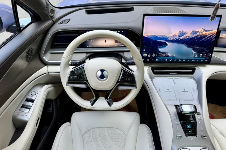 Used Denza N7 2025 630 All-Wheel Drive Intelligent Driving Dual-Laser Flagship Edition Interior 4