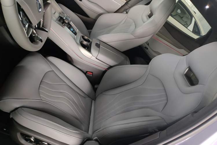 Used Denza N7 2025 630 All-Wheel Drive Intelligent Driving Dual-Laser Flagship Edition Left Front Seat
