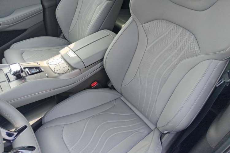 Used Denza N7 2025 630 All-Wheel Drive Intelligent Driving Dual-Laser Flagship Edition Left Front Seat
