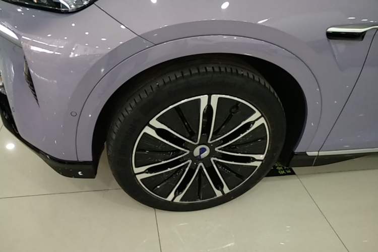 Used Denza N7 2025 630 All-Wheel Drive Intelligent Driving Dual-Laser Flagship Edition Left Front Wheel Hub