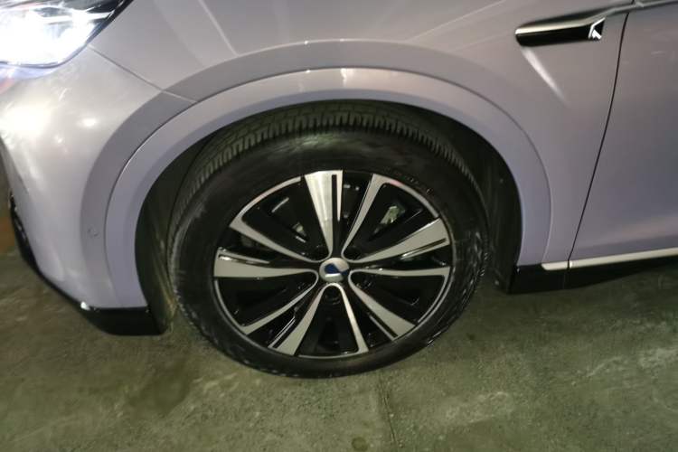 Used Denza N7 2025 702 Intelligent Driving Dual-Laser Luxury Edition Left Front Wheel Hub