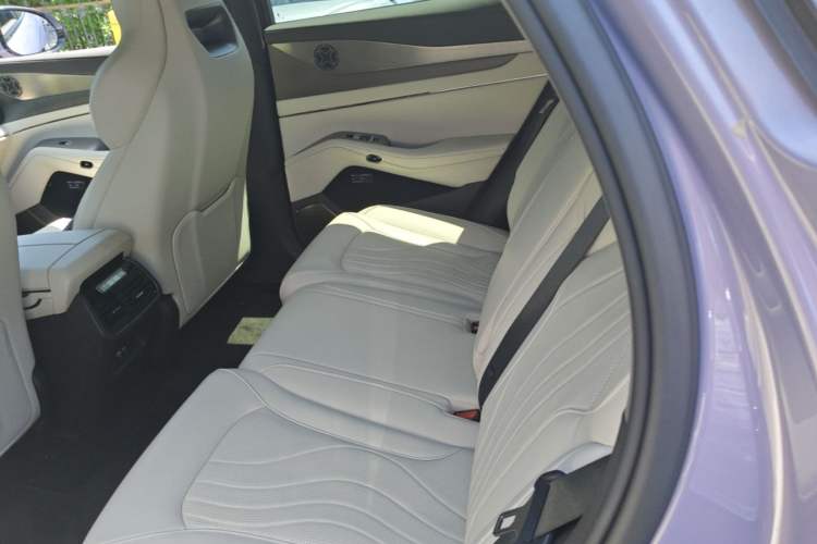 Used Denza N7 2025 630 All-Wheel Drive Intelligent Driving Dual-Laser Flagship Edition Left Rear Seat