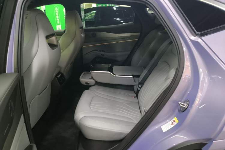 Used Denza N7 2025 630 All-Wheel Drive Intelligent Driving Dual-Laser Flagship Edition Left Rear Seat
