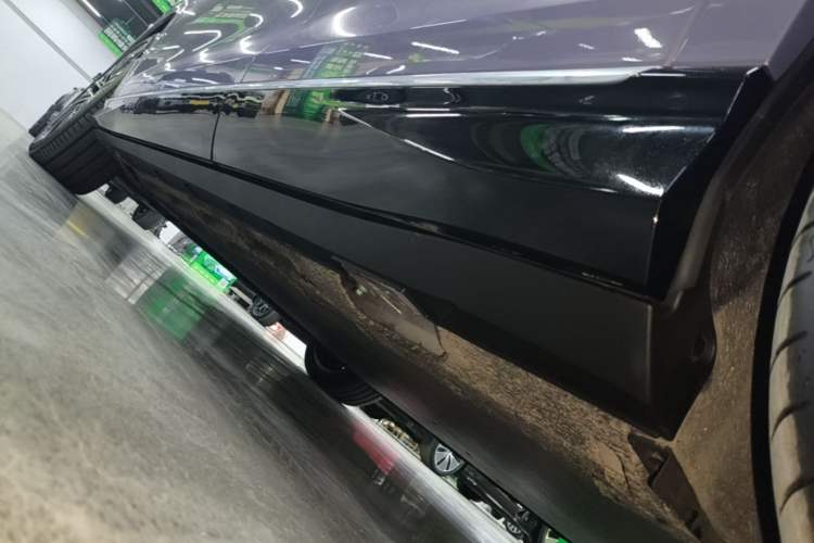 Used Denza N7 2025 630 All-Wheel Drive Intelligent Driving Dual-Laser Flagship Edition Left Side Sill