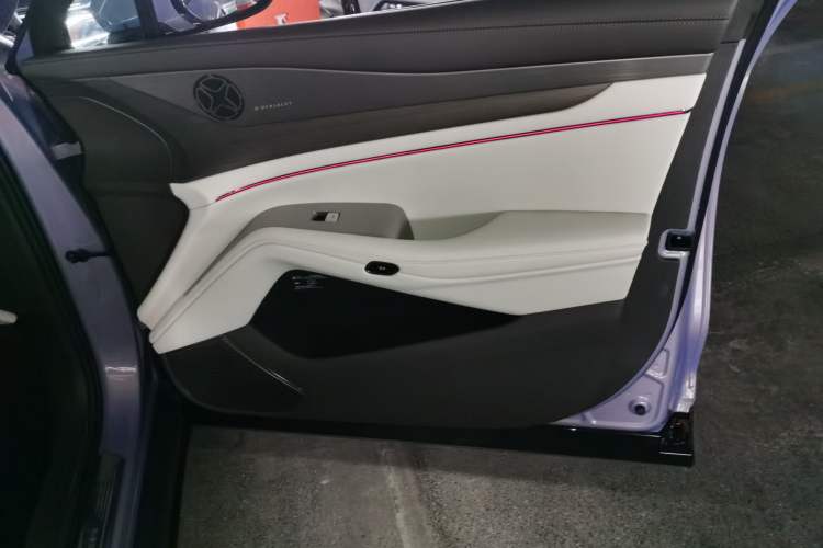 Used Denza N7 2025 702 Intelligent Driving Dual-Laser Luxury Edition Right Front Door Interior