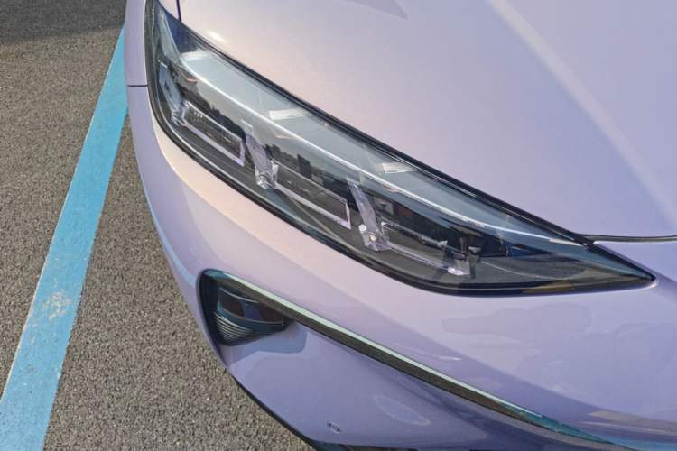 Used Denza N7 2025 630 All-Wheel Drive Intelligent Driving Dual-Laser Flagship Edition Right Front Headlight