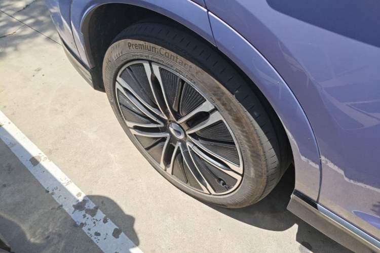 Used Denza N7 2025 630 All-Wheel Drive Intelligent Driving Dual-Laser Flagship Edition Right Rear Wheel Hub