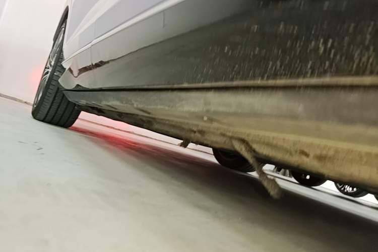 Used Denza N7 2025 630 All-Wheel Drive Intelligent Driving Dual-Laser Flagship Edition Right Side Sill