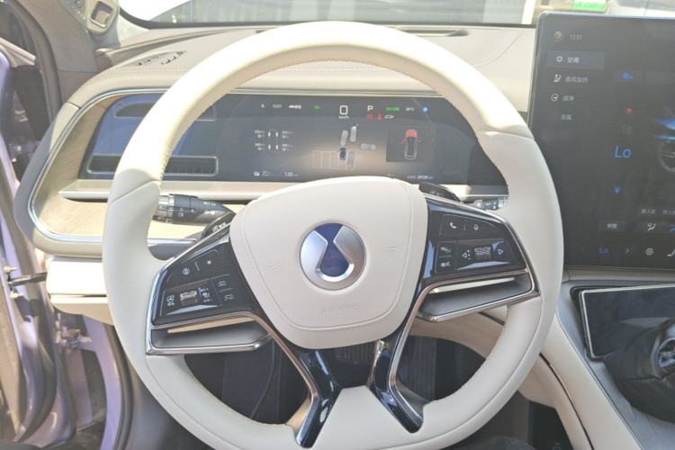 Used Denza N7 2025 630 All-Wheel Drive Intelligent Driving Dual-Laser Flagship Edition Steering Wheel