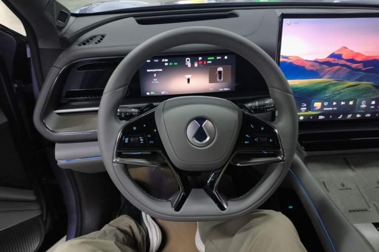 Used Denza N7 2025 630 All-Wheel Drive Intelligent Driving Dual-Laser Flagship Edition Steering Wheel