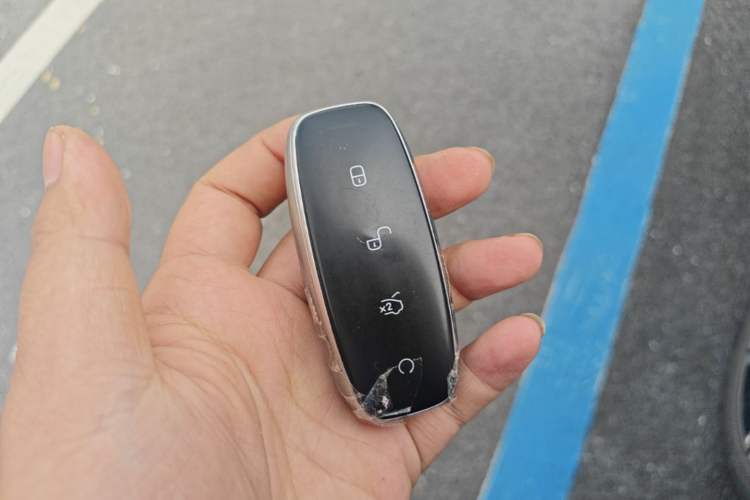 Used Denza N7 2025 630 All-Wheel Drive Intelligent Driving Dual-Laser Flagship Edition Vehicle Key