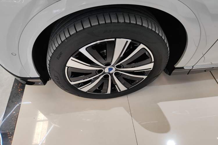 Used Denza N7 2025 702 Intelligent Driving Dual-Laser Luxury Edition Exterior 4