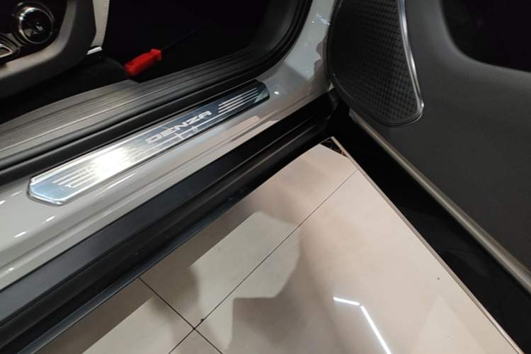 Used Denza N7 2025 702 Intelligent Driving Dual-Laser Luxury Edition Left Side Sill