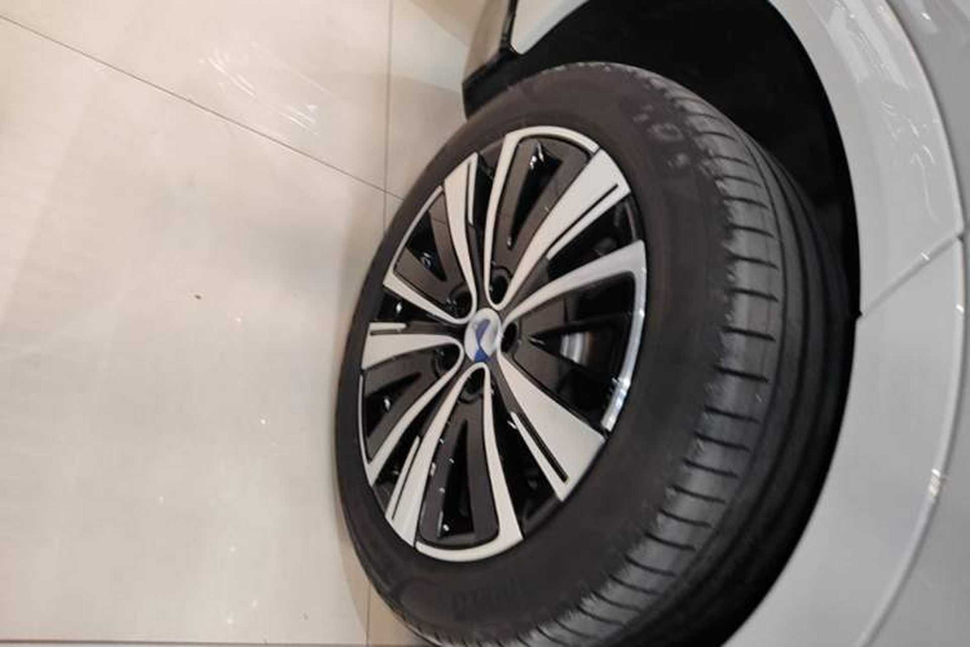 Used Denza N7 2025 702 Intelligent Driving Dual-Laser Luxury Edition Right Rear Wheel Hub