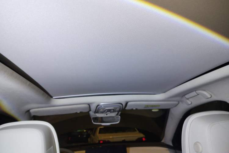 Used Denza N8 2023 Four-Wheel Drive Ultra-Hybrid Flagship Six-Seater Version Headliner
